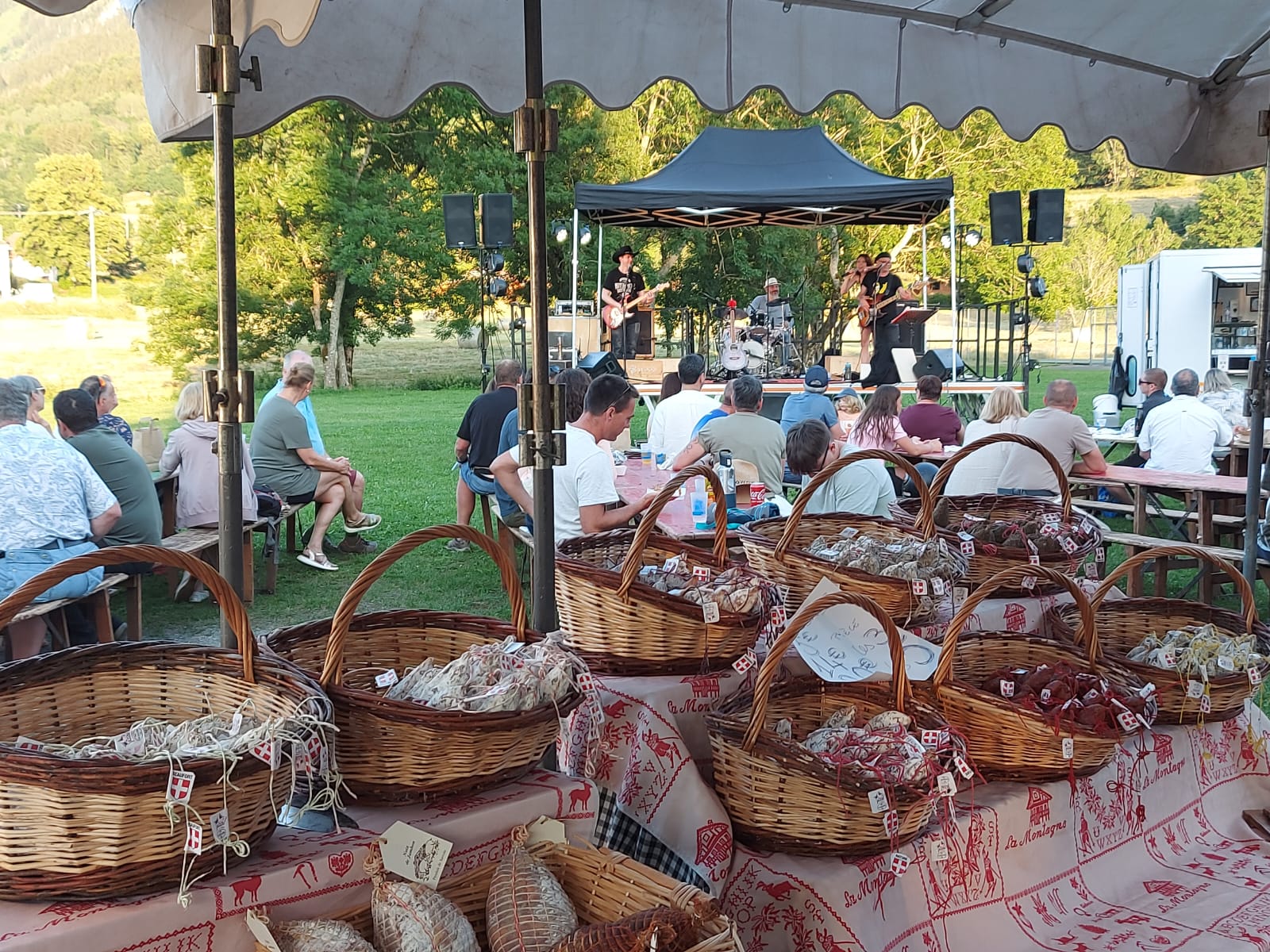 Market Music Thollon